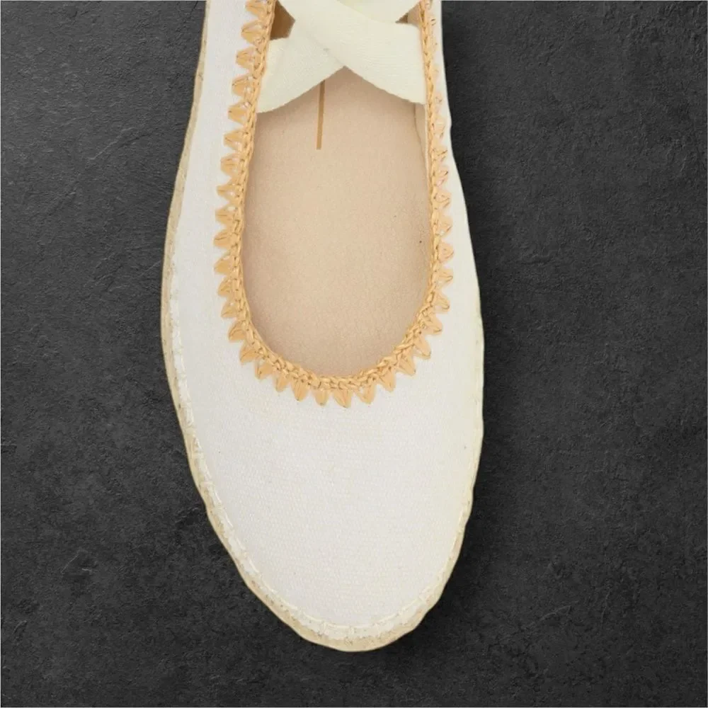 DOLCE VITA Women’s Morgan Espadrilles Flats in the Size 9.5 in Ivory Canvas
